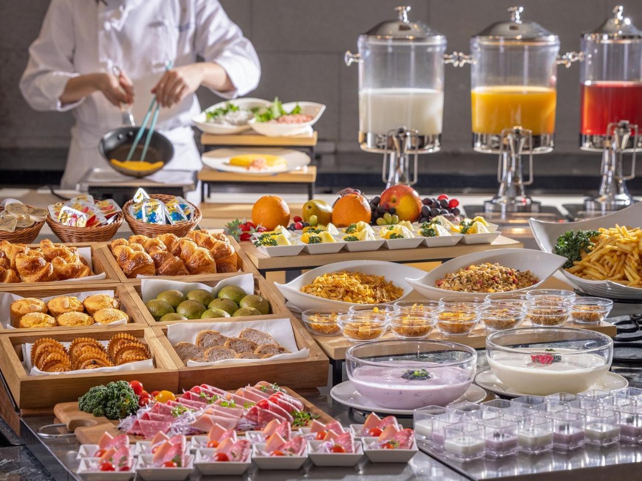Hotel Associa Shizuoka Luaran gambar A buffet at a hotel